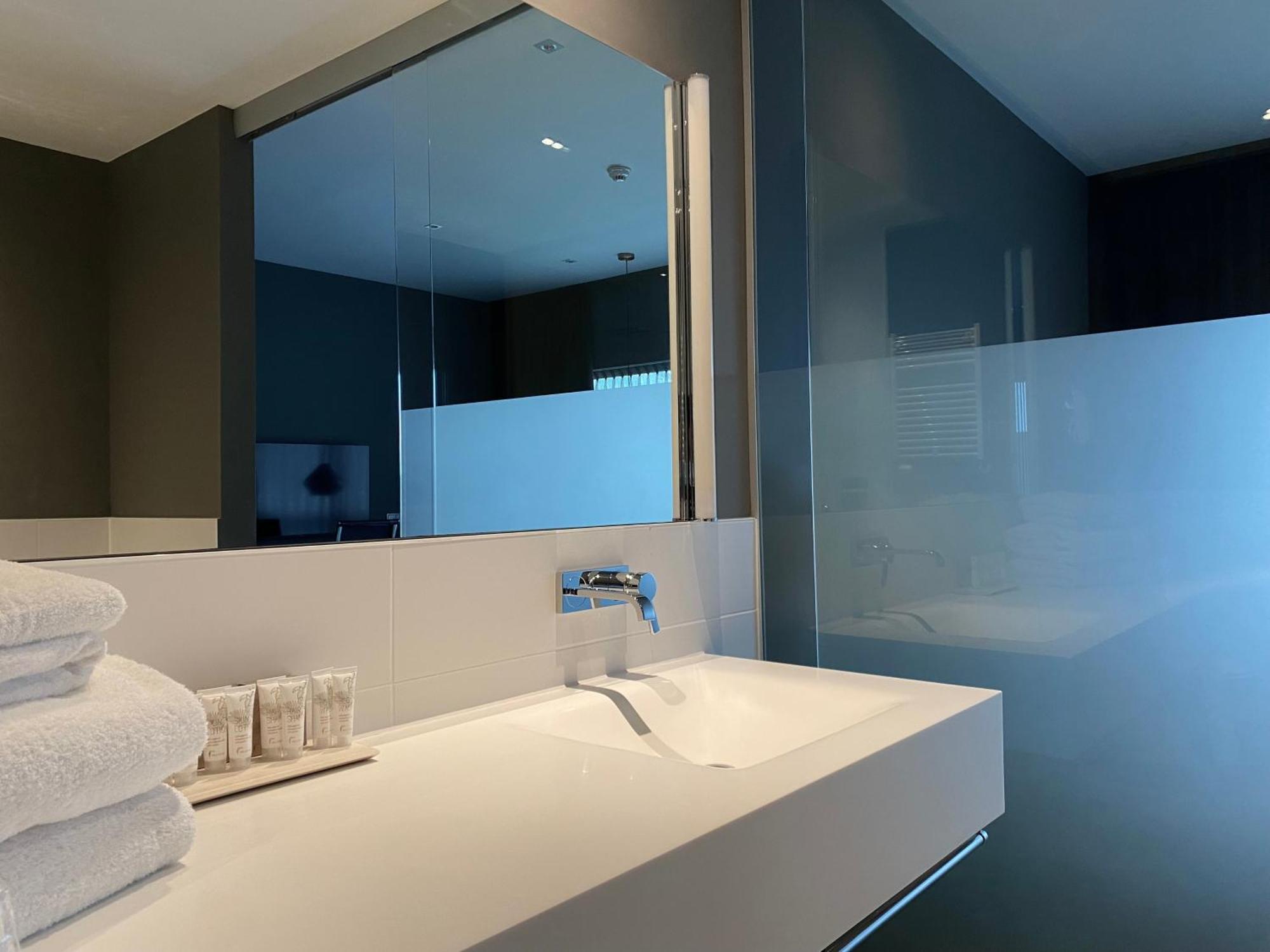 Van Der Valk Hotel Brussels Airport Диегем Екстериор снимка