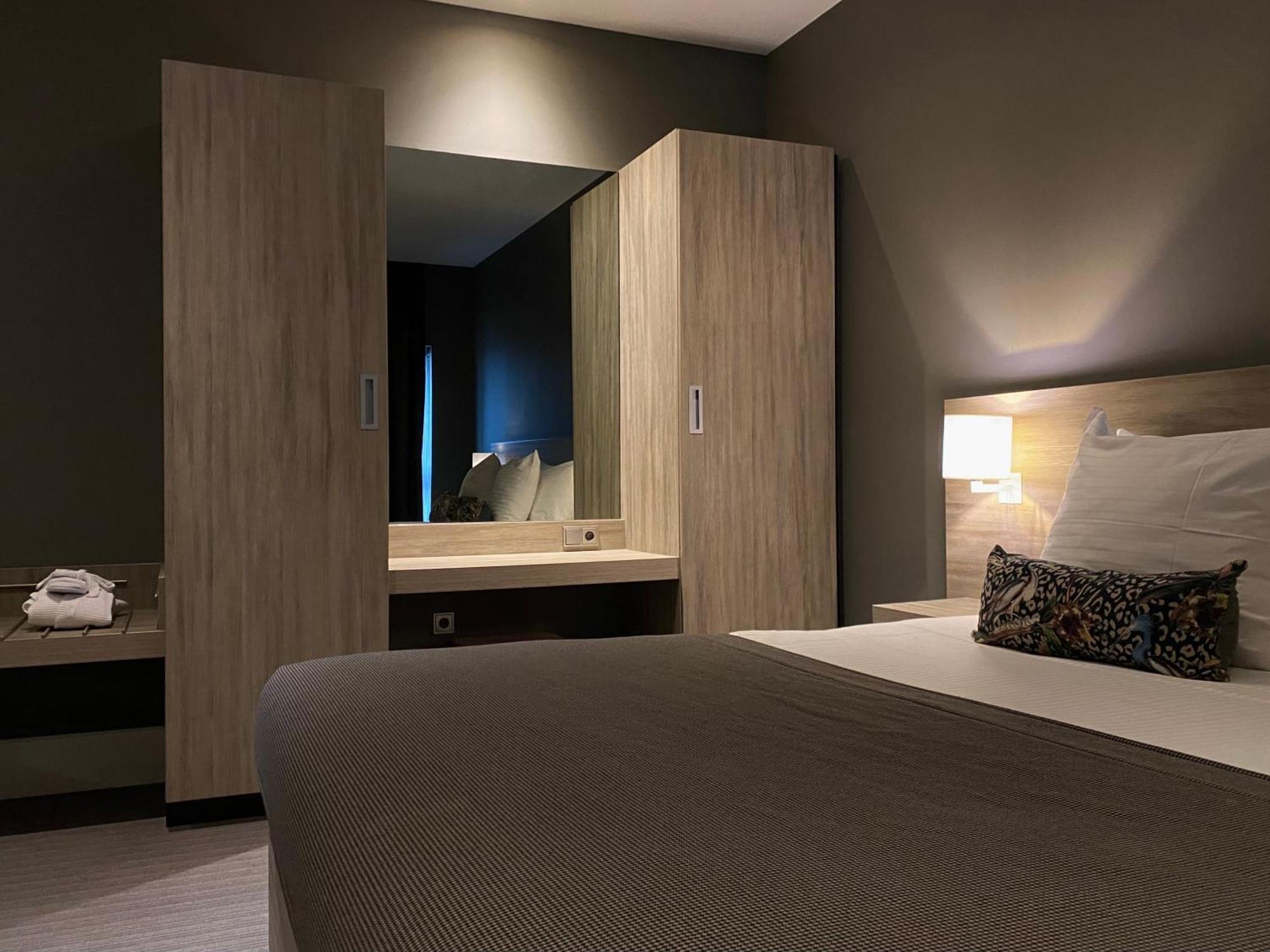 Van Der Valk Hotel Brussels Airport Диегем Екстериор снимка